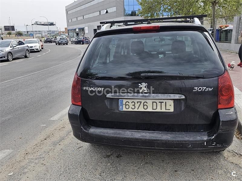 Usado Peugeot 307 90 CV (66 kW) 2005 Negro Familiar