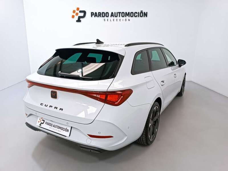 Usado Cupra Leon 150 CV (110 kW) 2024 Blanco metalizado Familiar