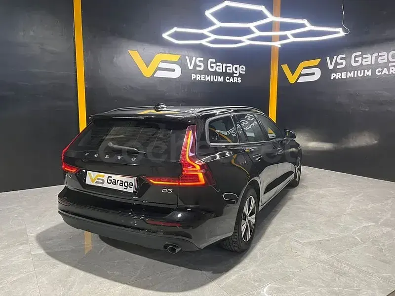 Usado Volvo V60 Business Edition 150 CV (110 kW) 2021 Negro Familiar