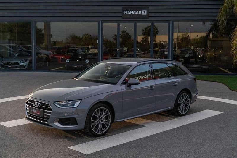 Usado Audi A4 Advanced 204 CV (150 kW) 2022 Gris Berlina