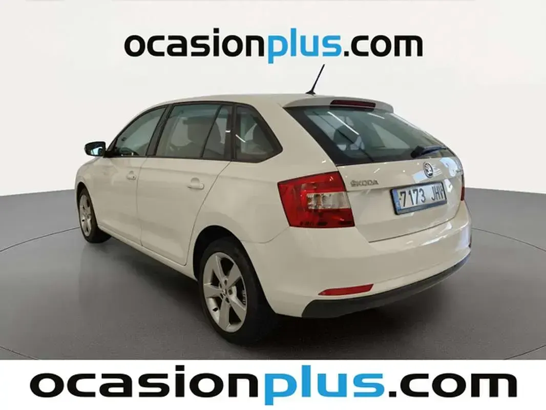 Usado Skoda Rapid Ambition 110 CV (80 kW) 2015 Blanco Utilitario