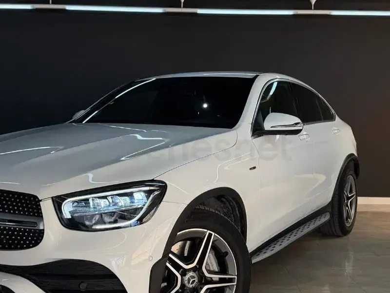 Käytetty Mercedes GLC200 163 HP (119 kW) 2020 Valkoinen Katumaasturi