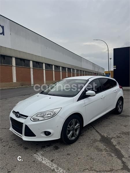 Usado Ford Focus 125 CV (91 kW) 2014 Blanco Berlina