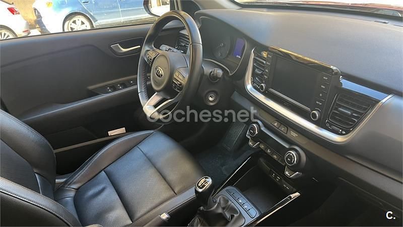 Usado Kia Stonic 100 CV (73 kW) 2020 Rojo SUV