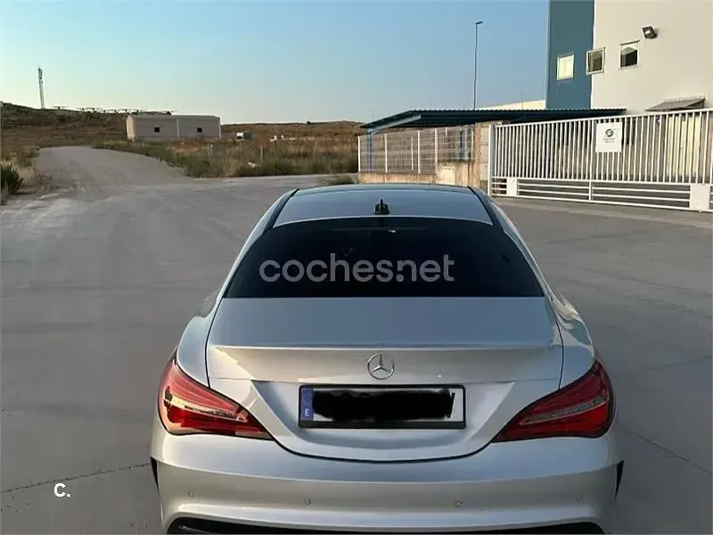 Usado Mercedes CLA200 136 CV (100 kW) 2018 Gris / plata Berlina