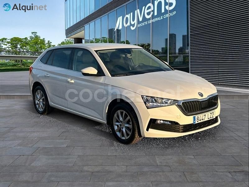 Usado Skoda Scala Ambition 95 CV (69 kW) 2022 Blanco Utilitario