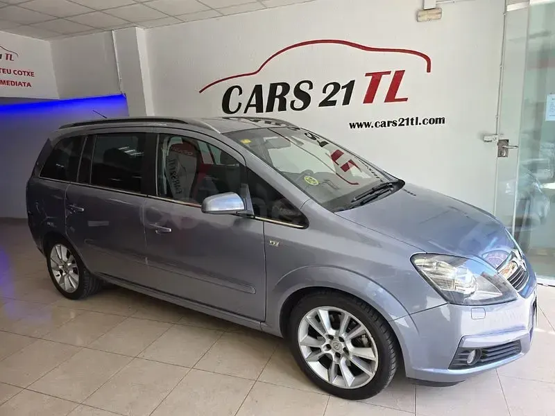 Usado Opel Zafira Cosmo 150 CV (110 kW) 2006 Gris / plata Monovolumen