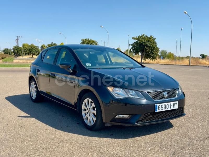 Usado Seat Leon Style 105 CV (77 kW) 2014 Negro Berlina
