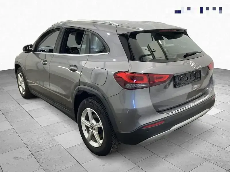 Begagnad Mercedes GLA200 150 HK (110 kW) 2024 Grå SUV