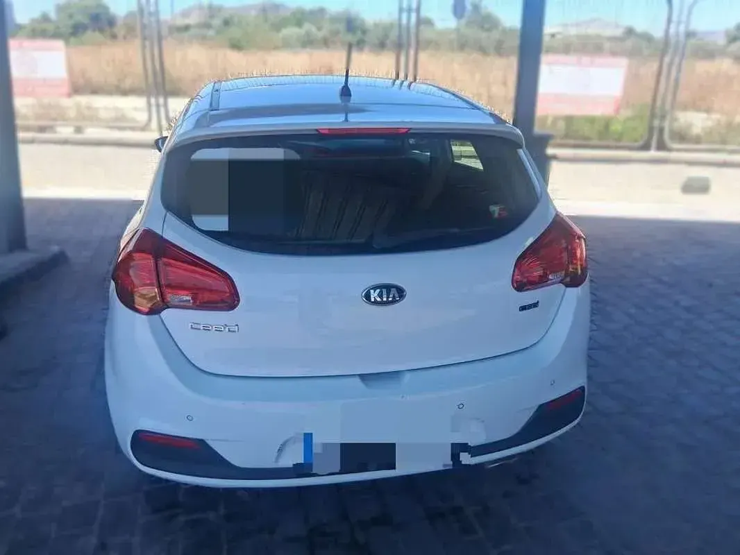 Usado Kia Ceed GT 90 CV (66 kW) 2015 Blanco Berlina