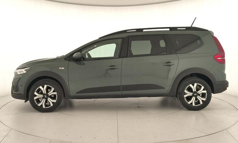Usado Dacia Jogger Expression 110 CV (80 kW) 2024 Verde Monovolumen