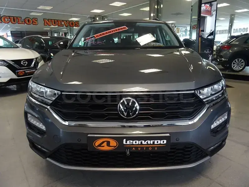 Usado VW T-Roc Advance 150 CV (110 kW) 2022 Gris / plata SUV