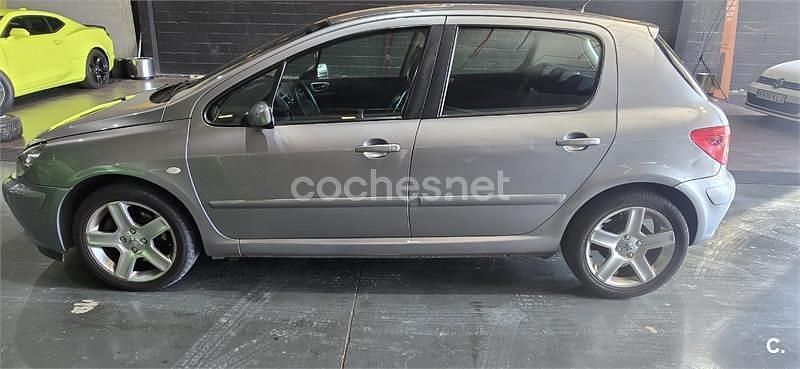 Gris / plata Usado 2004 Peugeot 307 Berlina | 3200 € (Precio justo) - Imagen 1/4