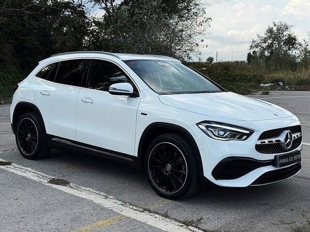 Blanco Usado 2020 Mercedes GLA250 AMG SUV | 31.900 € (Precio justo) - Imagen 1/4