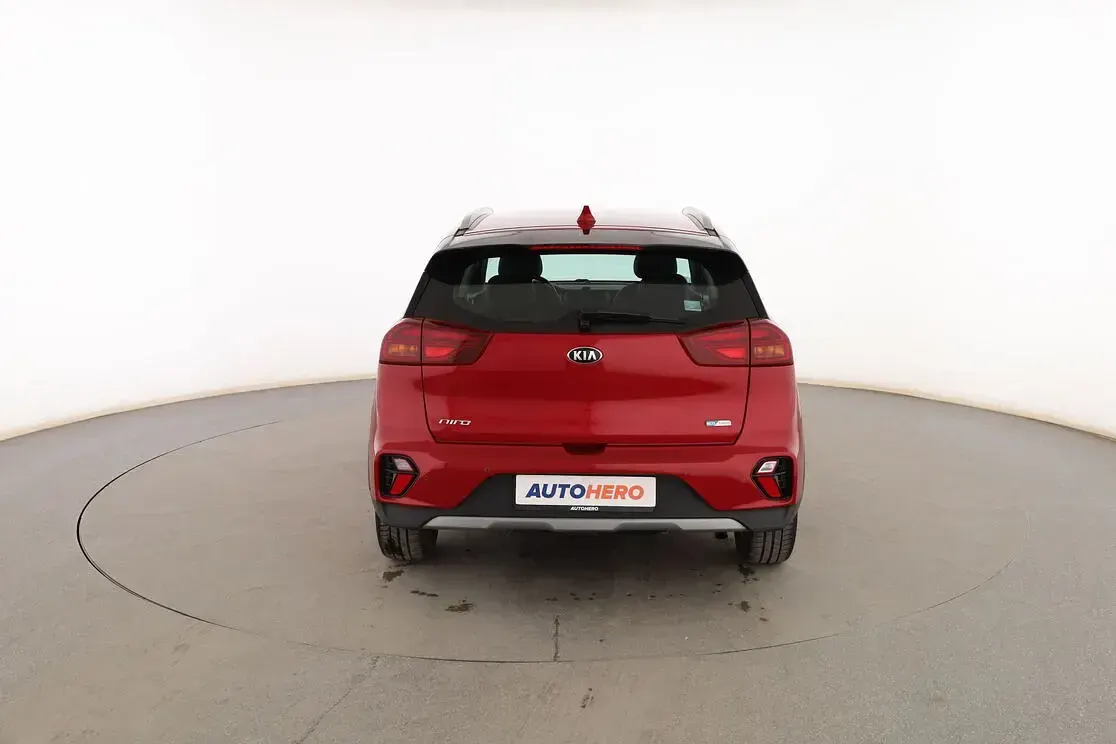 Usado Kia Niro 141 CV (103 kW) 2020 Rojo SUV