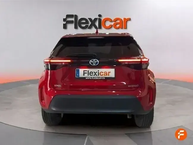 Usado Toyota Yaris Active 116 CV (85 kW) 2023 Blanco Utilitario
