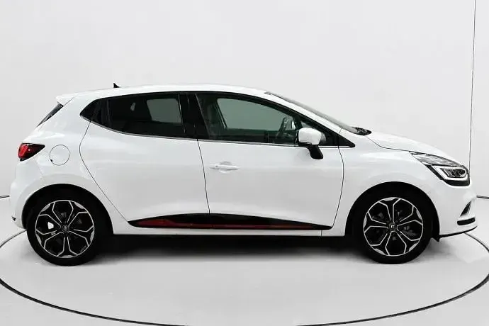 Begagnad Renault Clio IV Zen 90 HK (66 kW) 2017