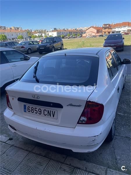 Usado Hyundai Accent GLS 85 CV (62 kW) 2003 Blanco Berlina
