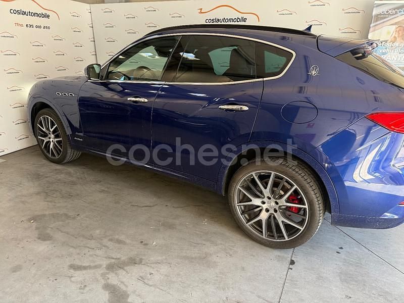Usado Maserati Levante 275 CV (202 kW) 2018 Azul SUV