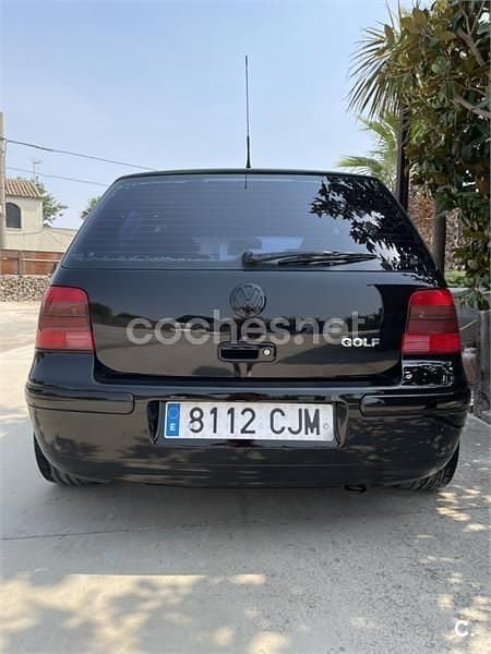Usado VW Golf IV 105 CV (77 kW) 2003 Negro Berlina