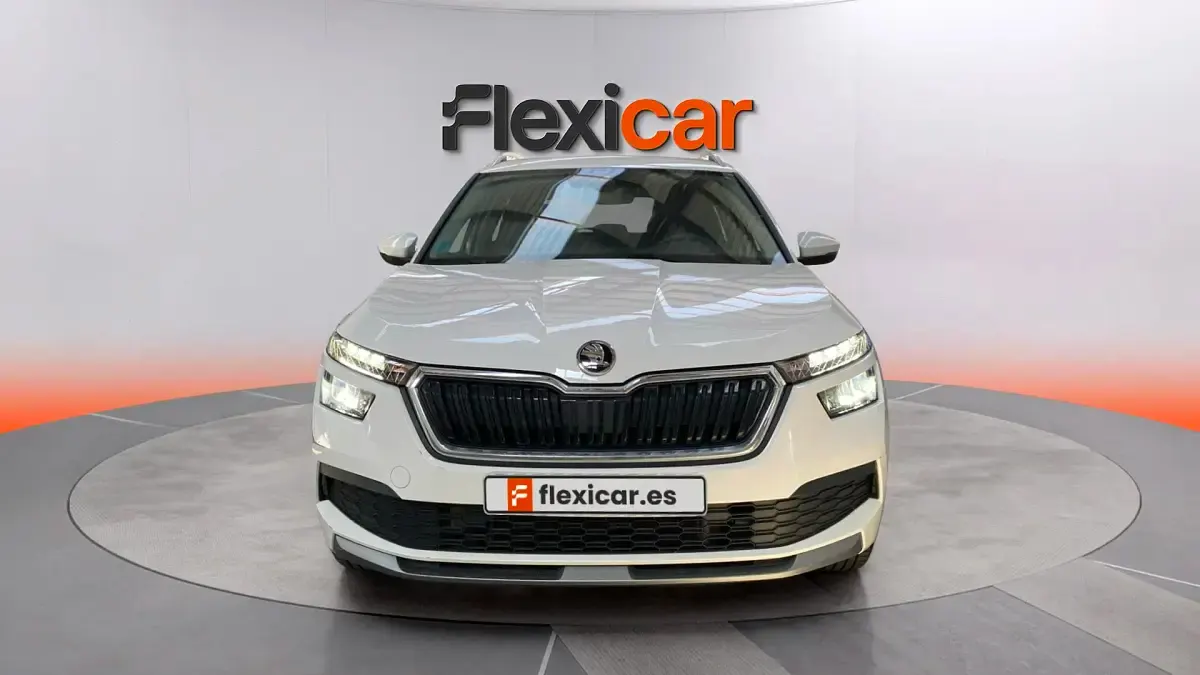 Usado Skoda Kamiq Selection 116 CV (85 kW) 2024 Blanco SUV