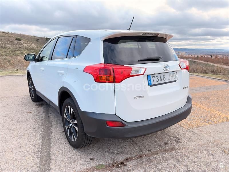 Usado Toyota RAV4 Advance 124 CV (91 kW) 2015 Blanco SUV