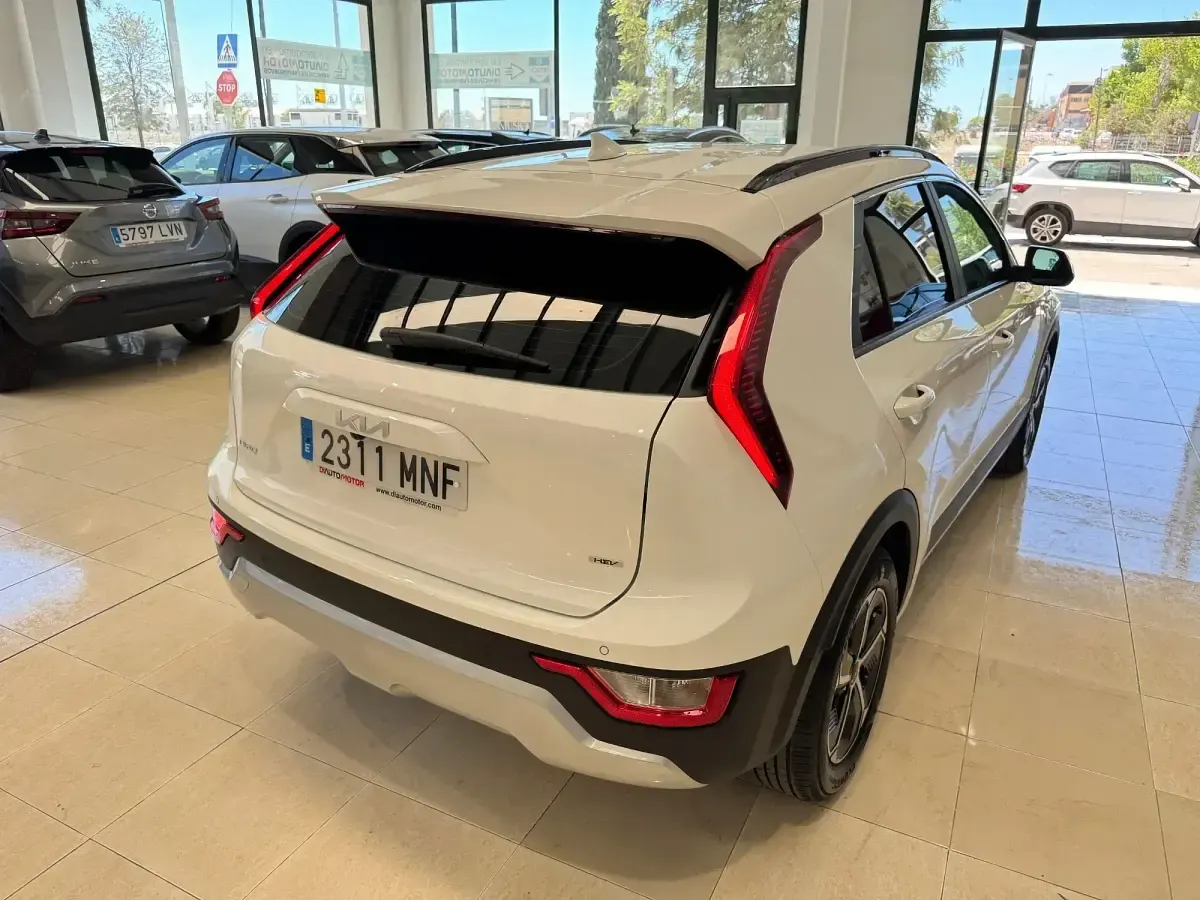Usado Kia Niro 141 CV (103 kW) 2024 Blanco SUV