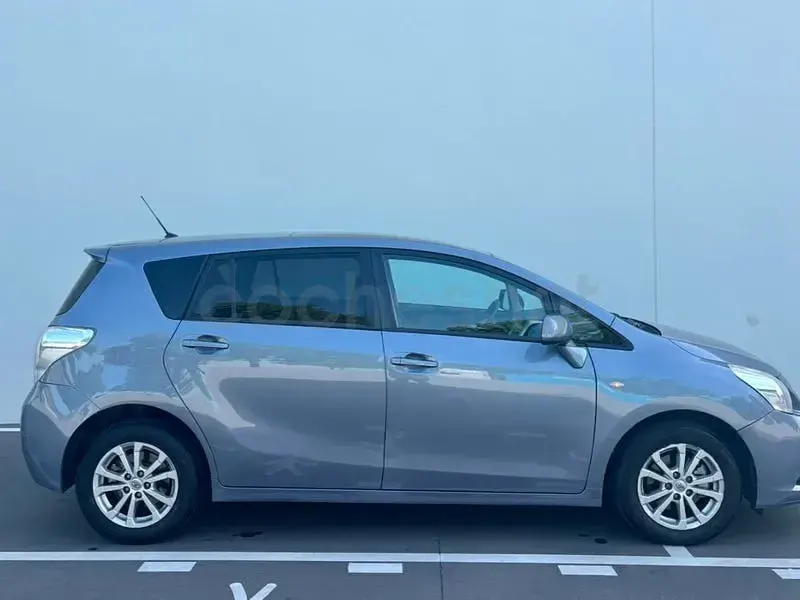 Usado Toyota Verso Active 126 CV (92 kW) 2012 Azul Monovolumen
