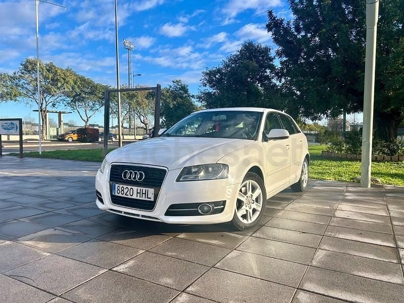 Usado Audi A3 Ambition 105 CV (77 kW) 2011 Blanco Utilitario