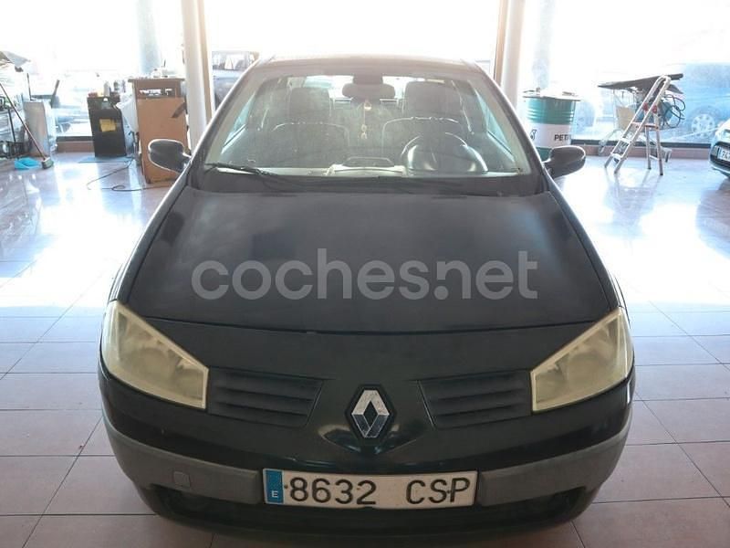 Usado Renault Mégane II Authentique 120 CV (88 kW) 2005 Negro Berlina