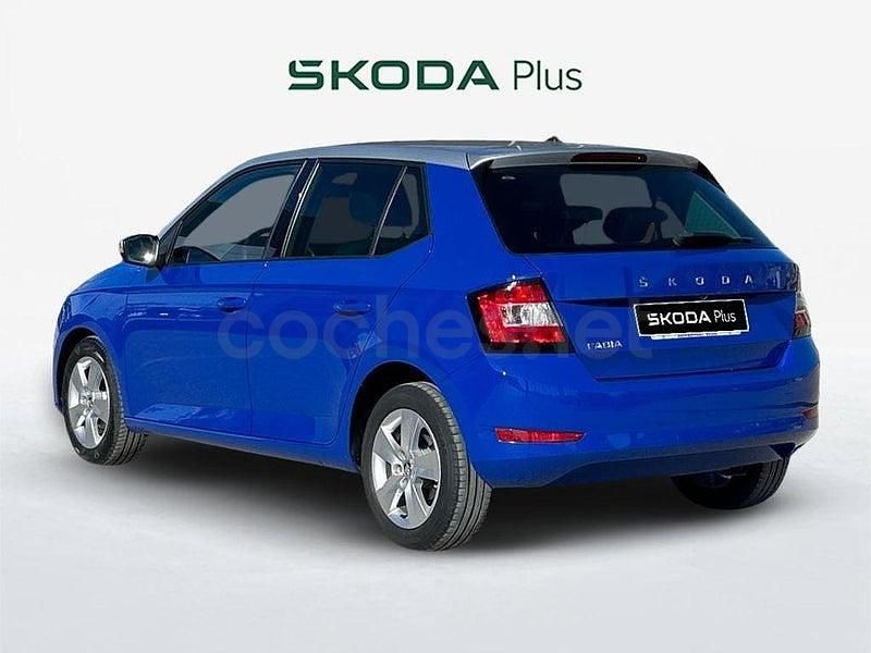 Usado Skoda Fabia Ambition 95 CV (69 kW) 2021 Azul Berlina