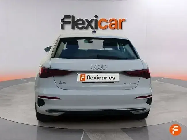 Usado Audi A3 Sportback 110 CV (80 kW) 2022 Blanco Utilitario