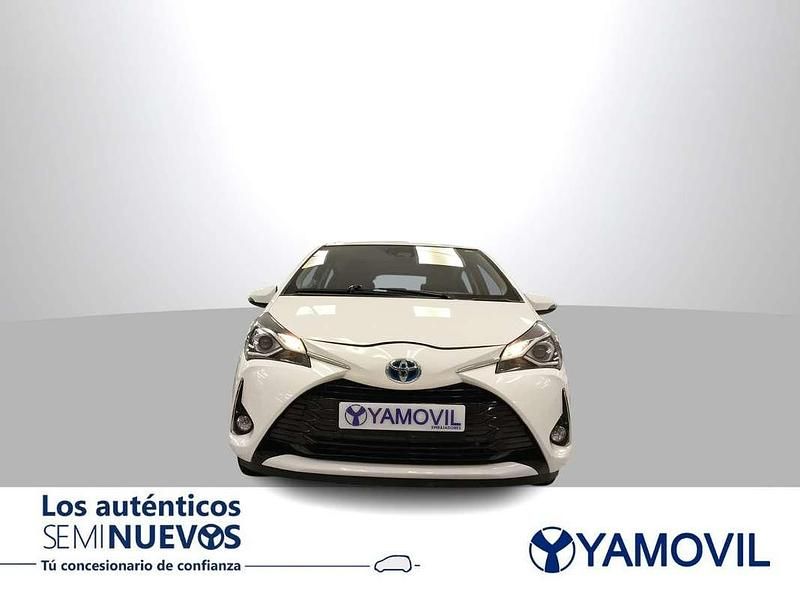 Usado Toyota Yaris Hybrid Active 99 CV (72 kW) 2019 Blanco Utilitario