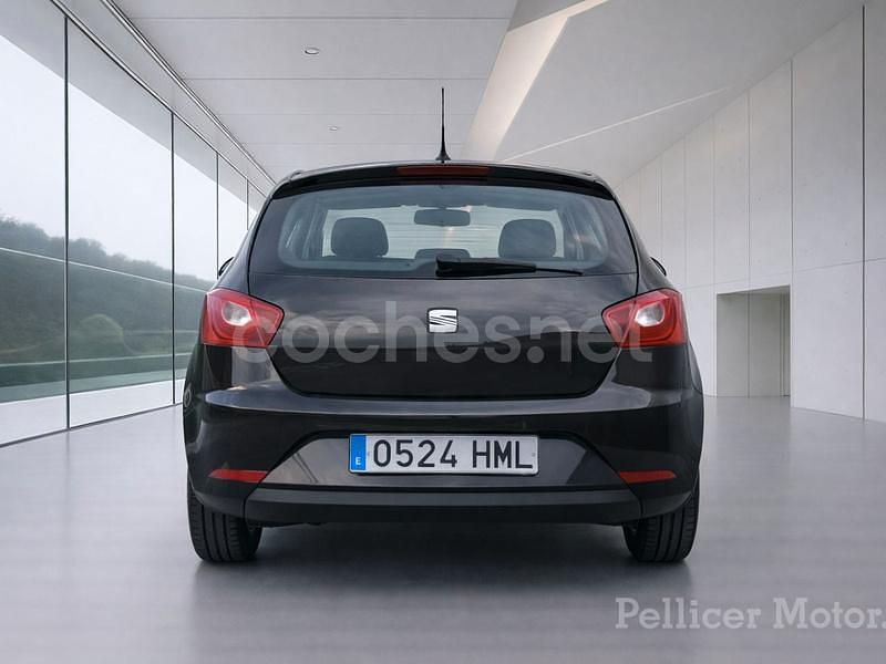 Usado Seat Ibiza Reference 70 CV (51 kW) 2012 Negro Berlina