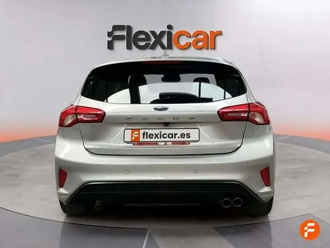 Usado Ford Focus ST-Line 125 CV (91 kW) 2018 Gris Utilitario