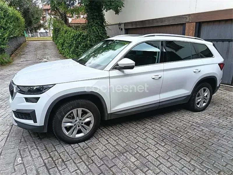 Usado Skoda Kodiaq Ambition 150 CV (110 kW) 2022 Blanco SUV