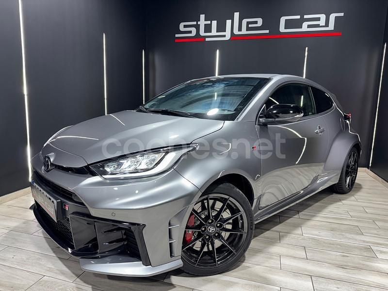 Nuevo Toyota Yaris 280 CV (205 kW) 2025 Gris / plata Berlina