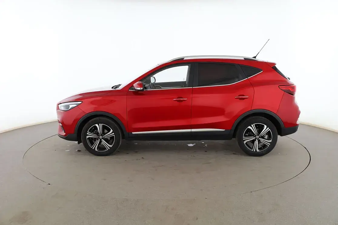 Usado MG ZS Comfort 106 CV (77 kW) 2023 Rojo SUV