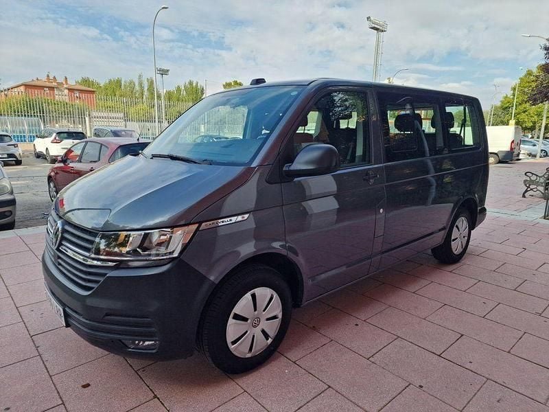 Usado VW Caravelle 110 CV (80 kW) 2021 Gris Monovolumen