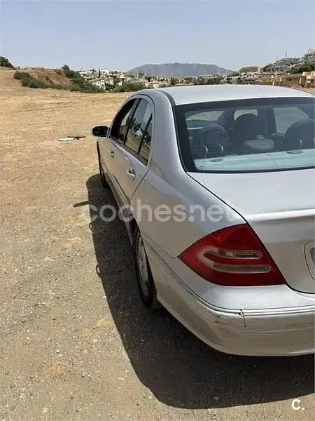 Usado Mercedes C240 Avantgarde 170 CV (125 kW) 2002 Gris / plata Berlina