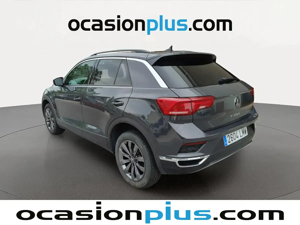 Usado VW T-Roc Advance 110 CV (80 kW) 2021 Gris / plata SUV