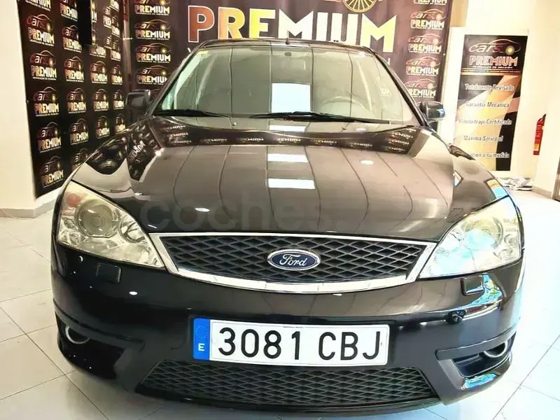 Usado Ford Mondeo ST 226 CV (166 kW) 2003 Negro Berlina