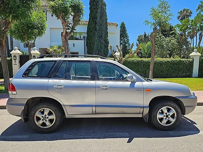 Usado Hyundai Santa Fe Style 125 CV (91 kW) 2005 Gris / plata SUV