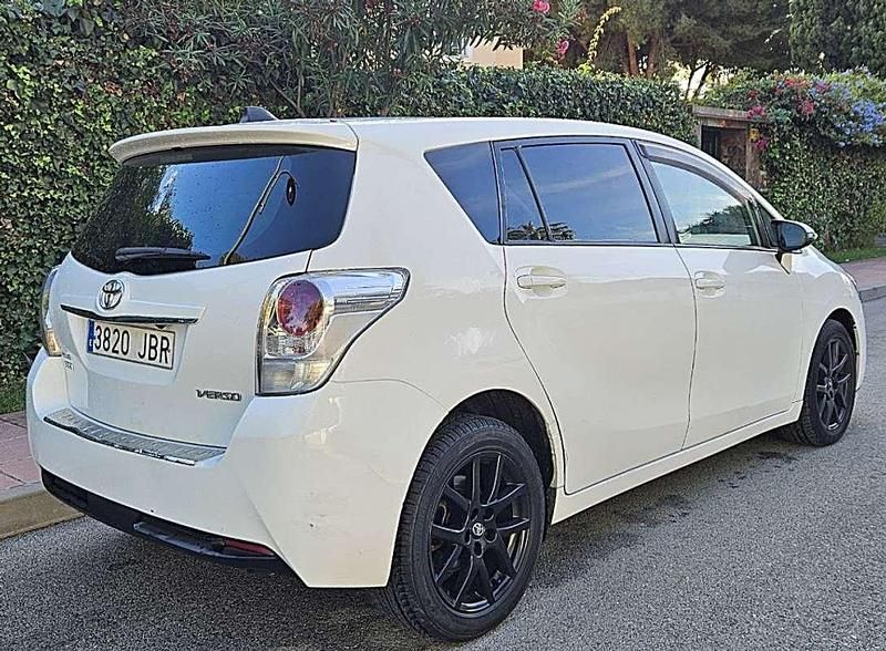 Usado Toyota Verso Advance 112 CV (82 kW) 2014 Blanco Monovolumen