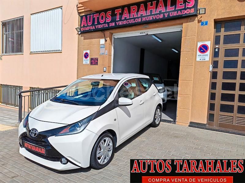 Blanco Usado 2018 Toyota Aygo X-cite Utilitario | 8590 € (Precio justo) - Imagen 1/4