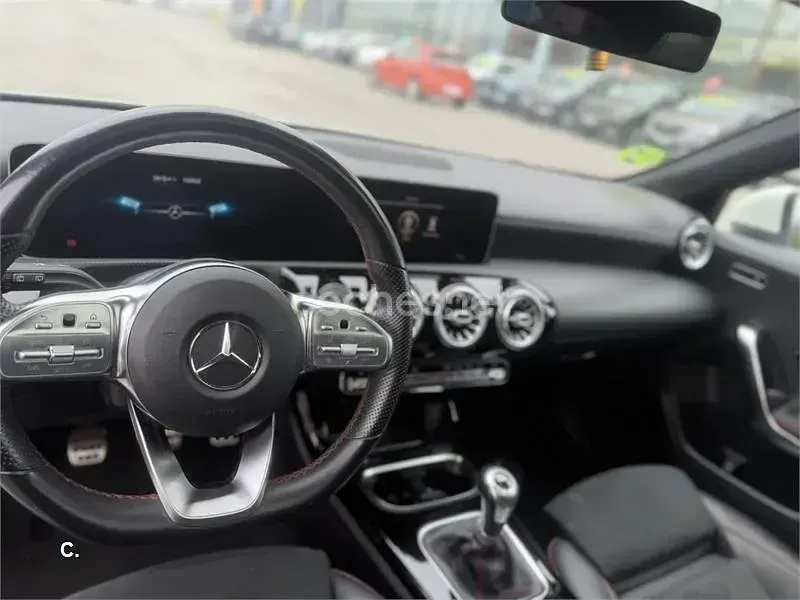 Usado Mercedes A180 122 CV (89 kW) 2019 Blanco Berlina