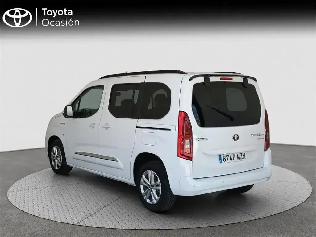Usado Toyota Proace City Active 100 kW (136 CV) 2025 Blanco Monovolumen