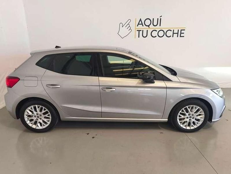 Usado Seat Ibiza FR 111 CV (81 kW) 2023 Gris Berlina