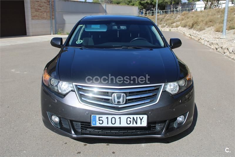 Usado Honda Accord Executive 150 CV (110 kW) 2009 Gris / plata Berlina