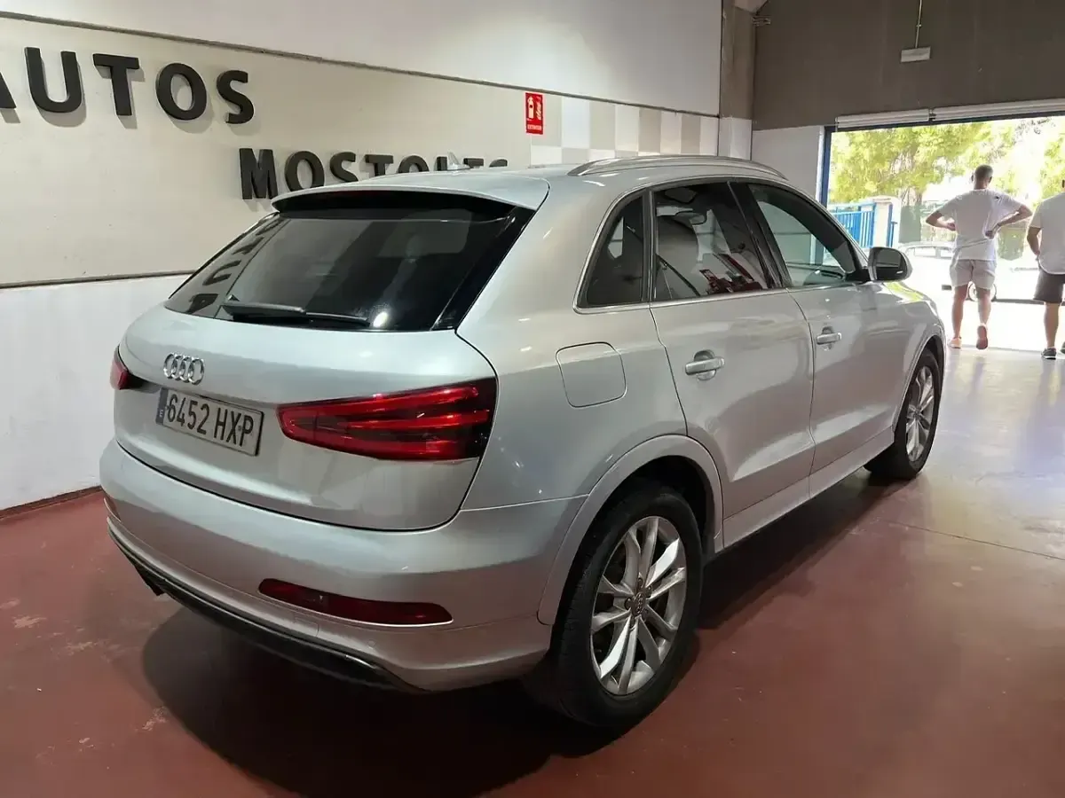 Usado Audi Q3 Ambiente 177 CV (130 kW) 2014 Gris SUV